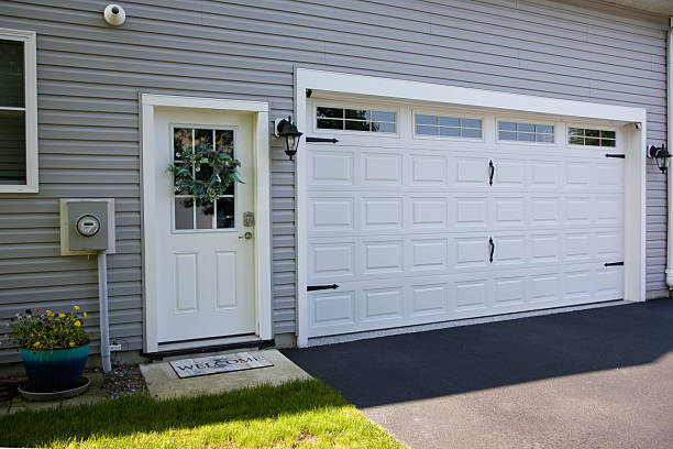 24/7 Emergency Garage Door Panel Replacement experts in Floyd County County, KY
